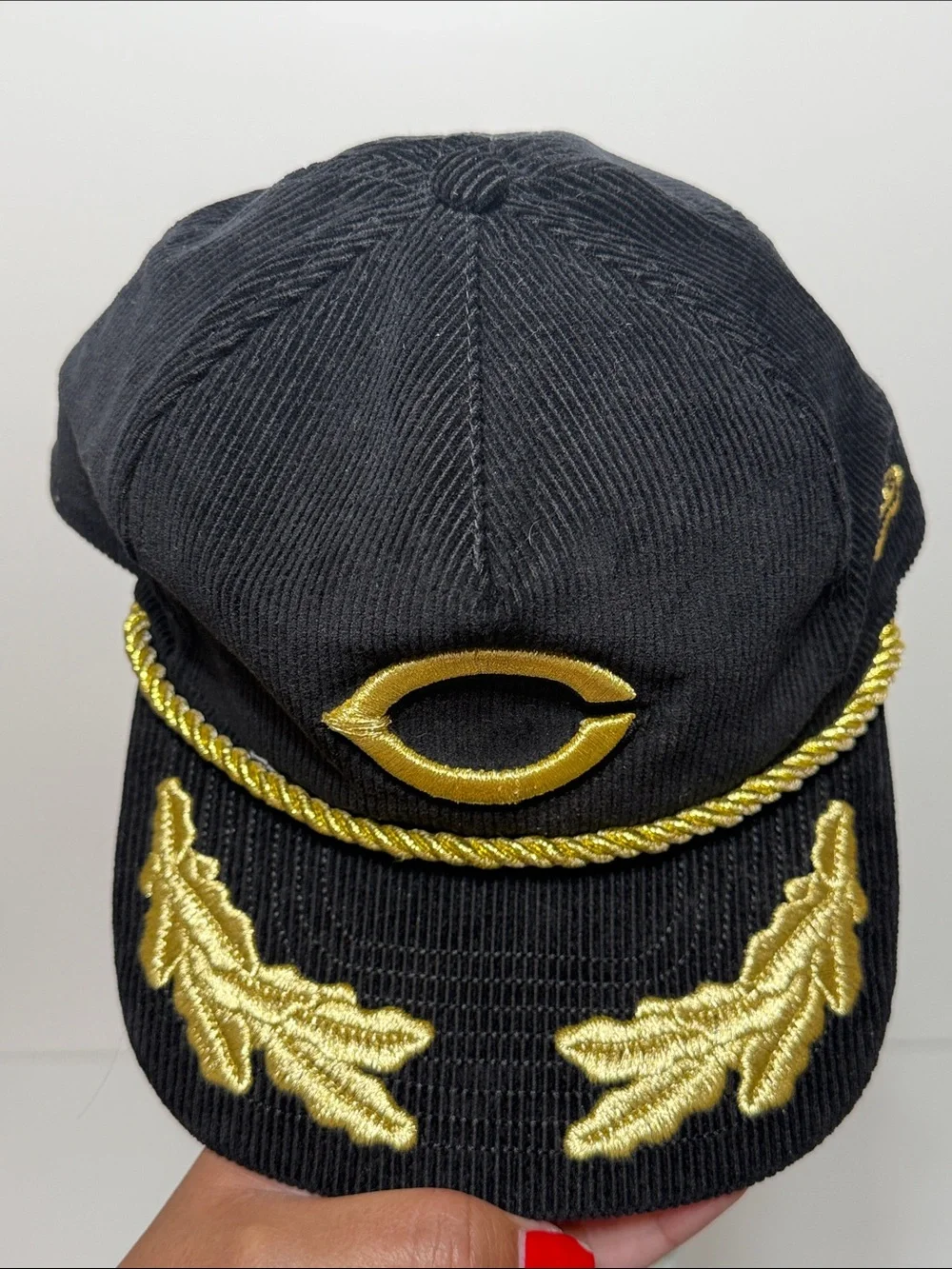 Chicago Cubs New Era Corduroy Filigree Golfer Snapback in Black with Gold